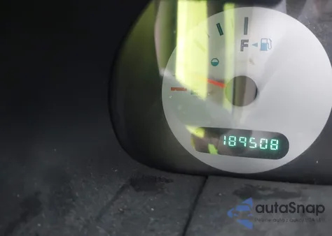 2002 Chrysler Voyager from USA, damaged, VIN 1C4GJ25352B696856